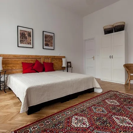 Annie's 3 Bed And 3 Bathroom
