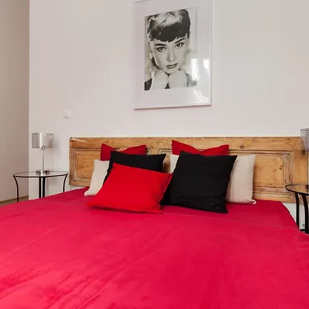 Apartment Annie's 3 Bed And 3 Bathroom *