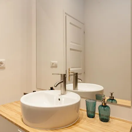 Annie's 3 Bed And 3 Bathroom * Budapest