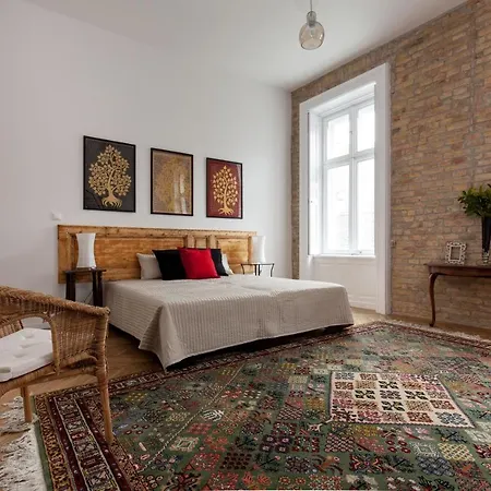 Apartment Annie's 3 Bed And 3 Bathroom Budapest