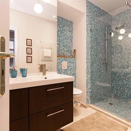 Annie's 3 Bed And 3 Bathroom Apartment Budapest